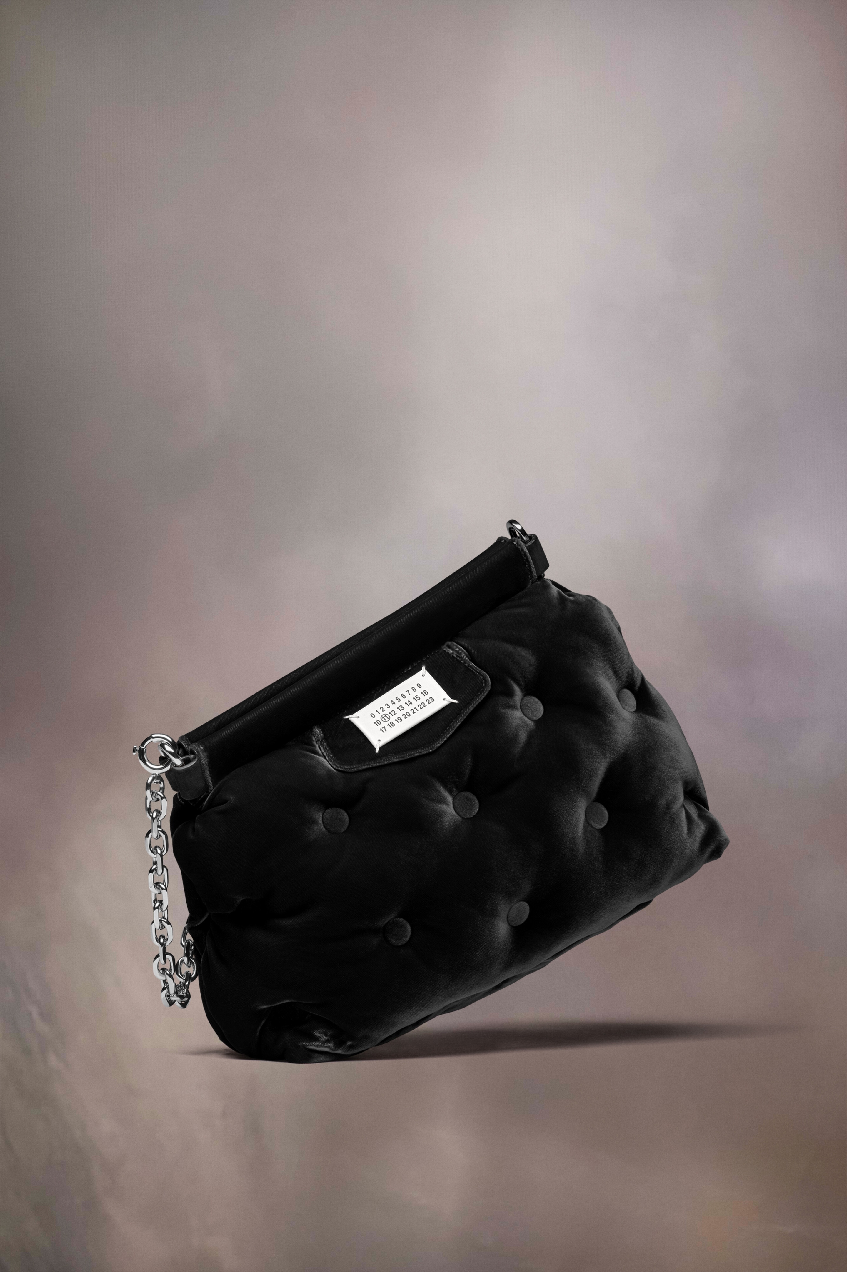 直営店▲Maison Margiela▲Glam Slam classique small Velvet Maison Margiela Glam Slam classique small Velvet | REVERSIBLE