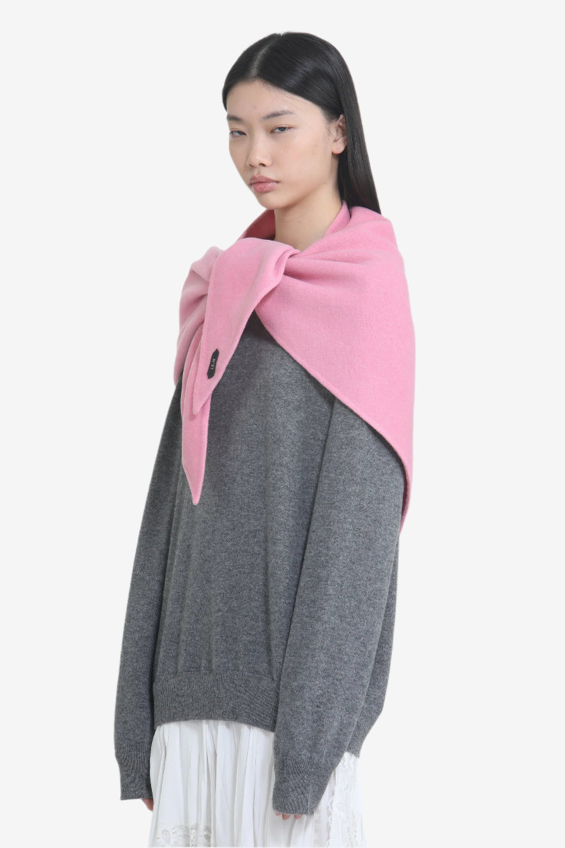 TRIANGLE SCARF WITH LOGO 3