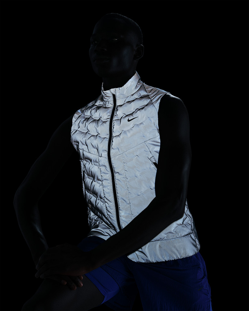 Nike Men's Therma-FIT ADV Reflective Running Vest 6