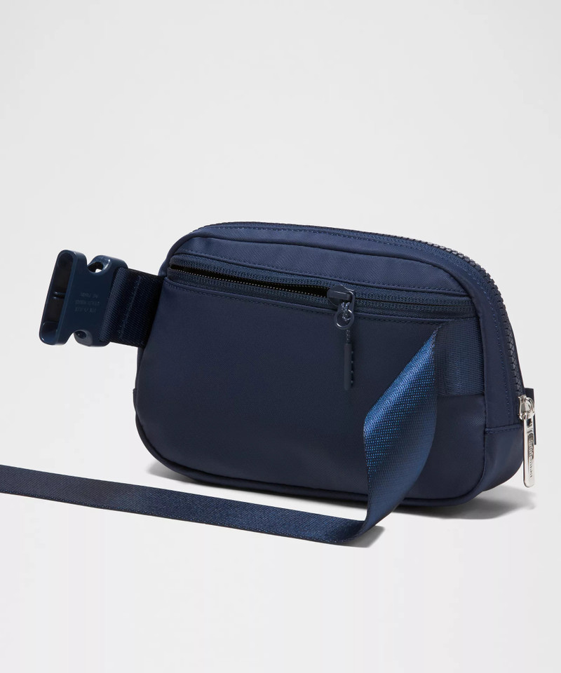 Everywhere Belt Bag 1L 4