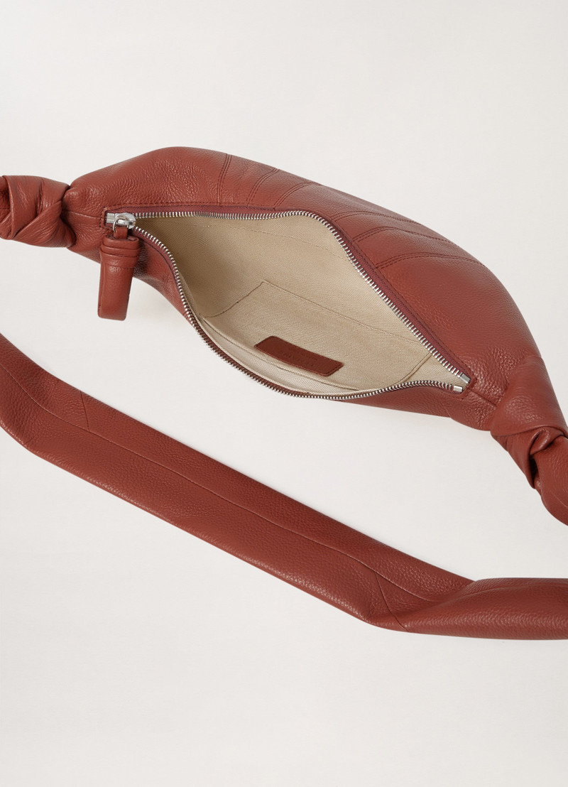 SMALL CROISSANT BAG
GRAINED LEATHER 13