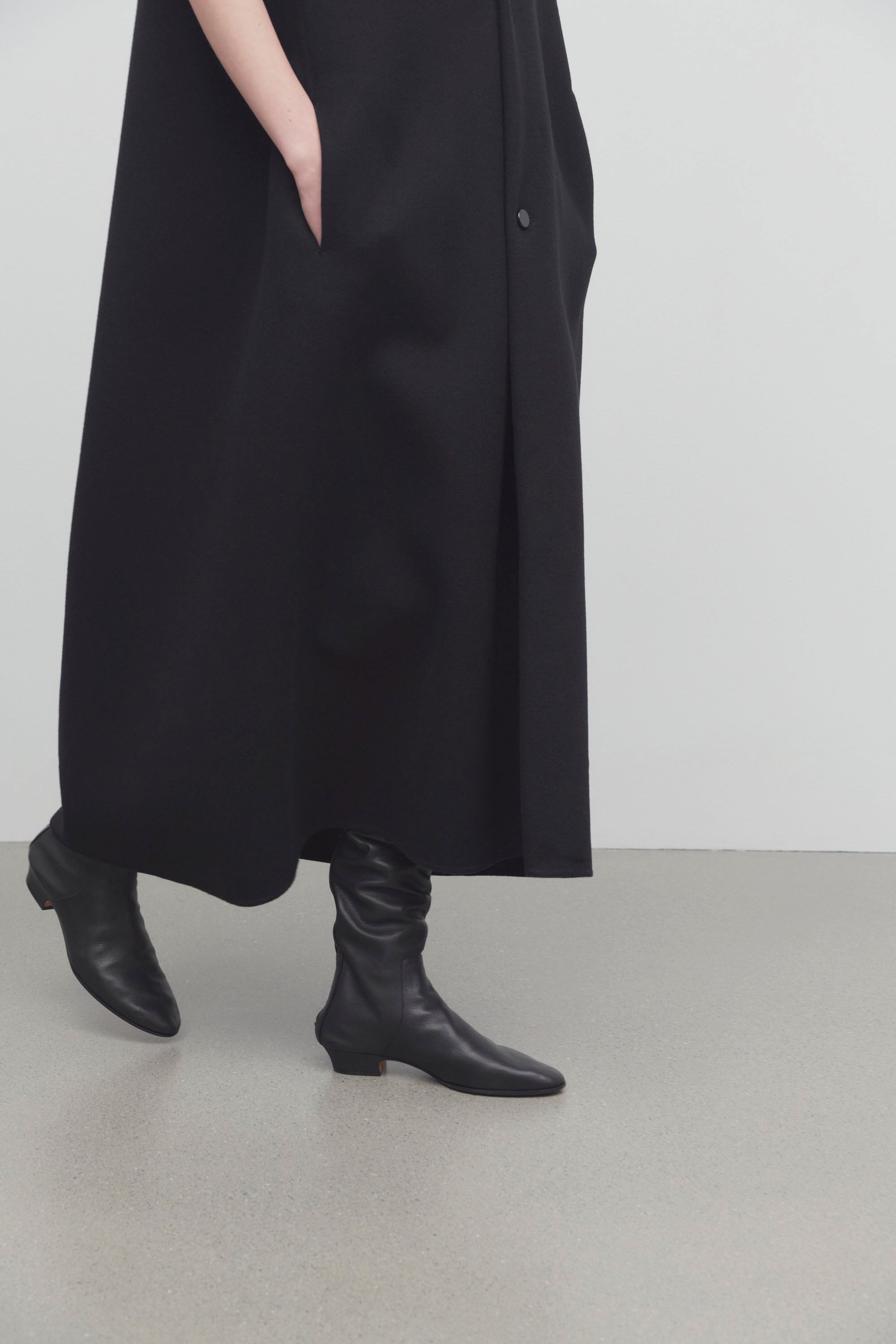 Awar Knee Boot in Leather - 4
