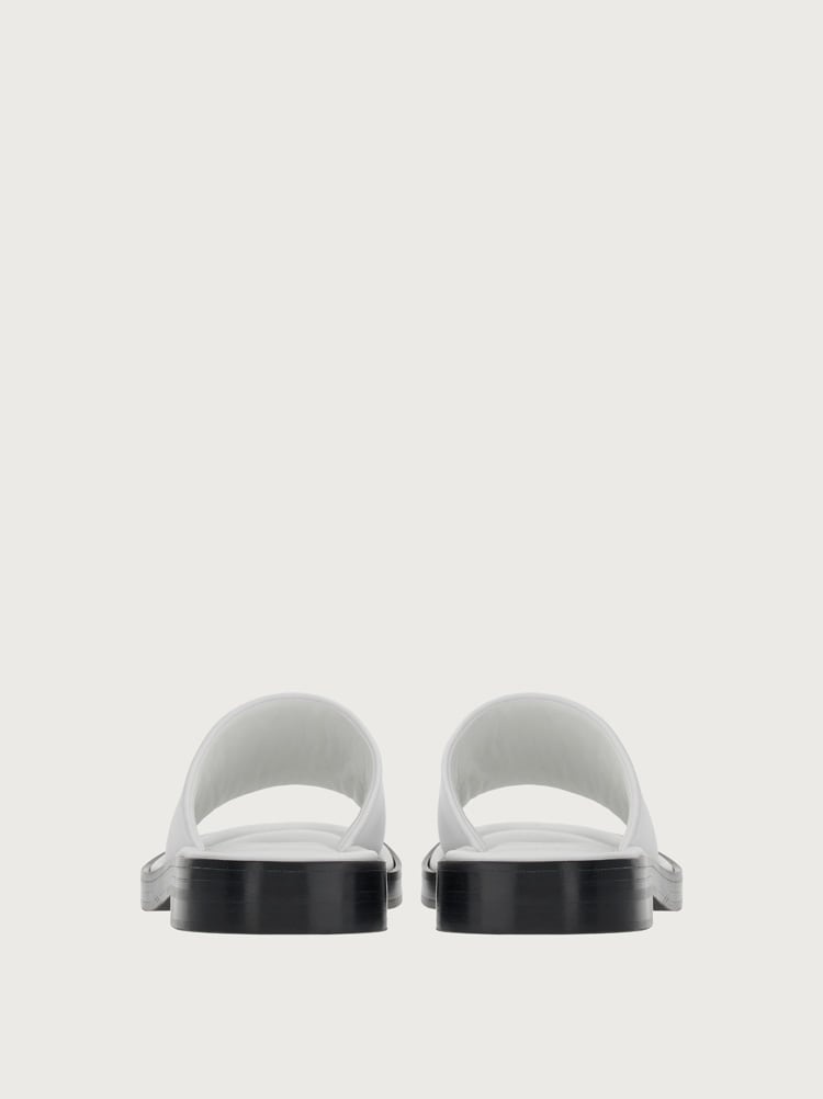 FERRAGAMO Giunone leather slides