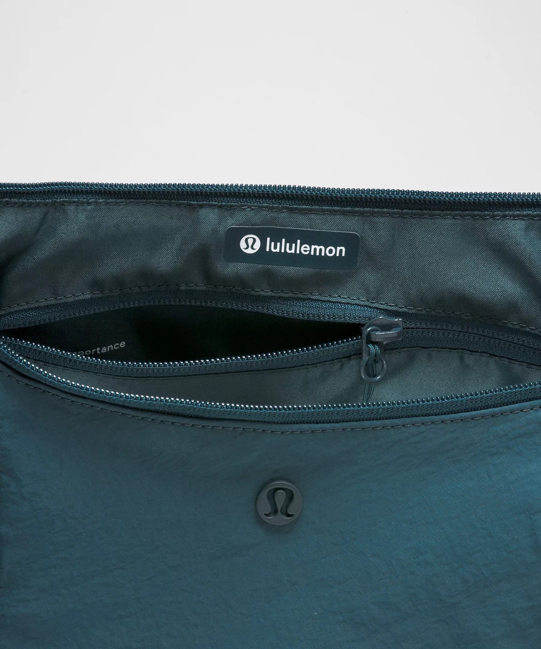 Slouchy Sling Bag 6L - 5