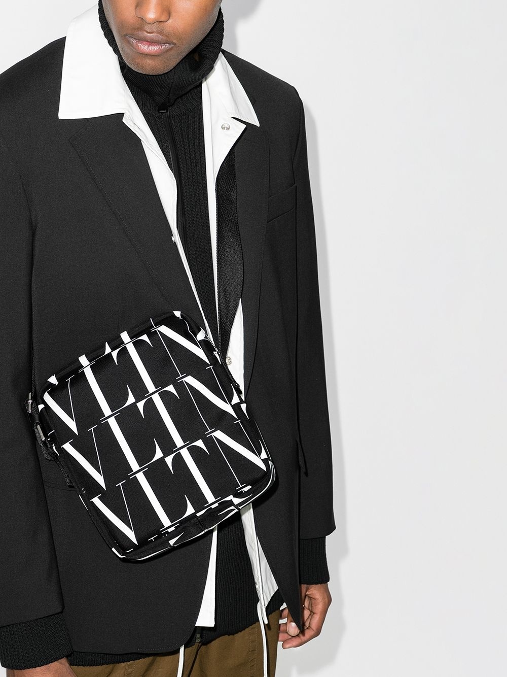 VLTN logo-print camera bag - 2