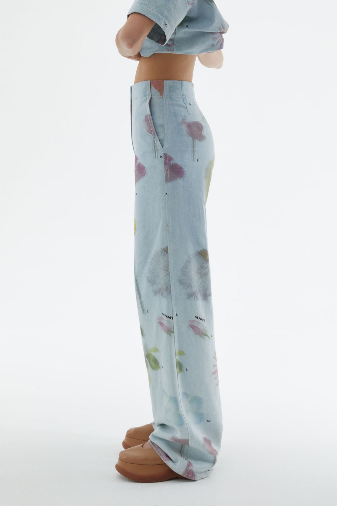 DENIM PANTS WITH FLOWER PRINT - 3