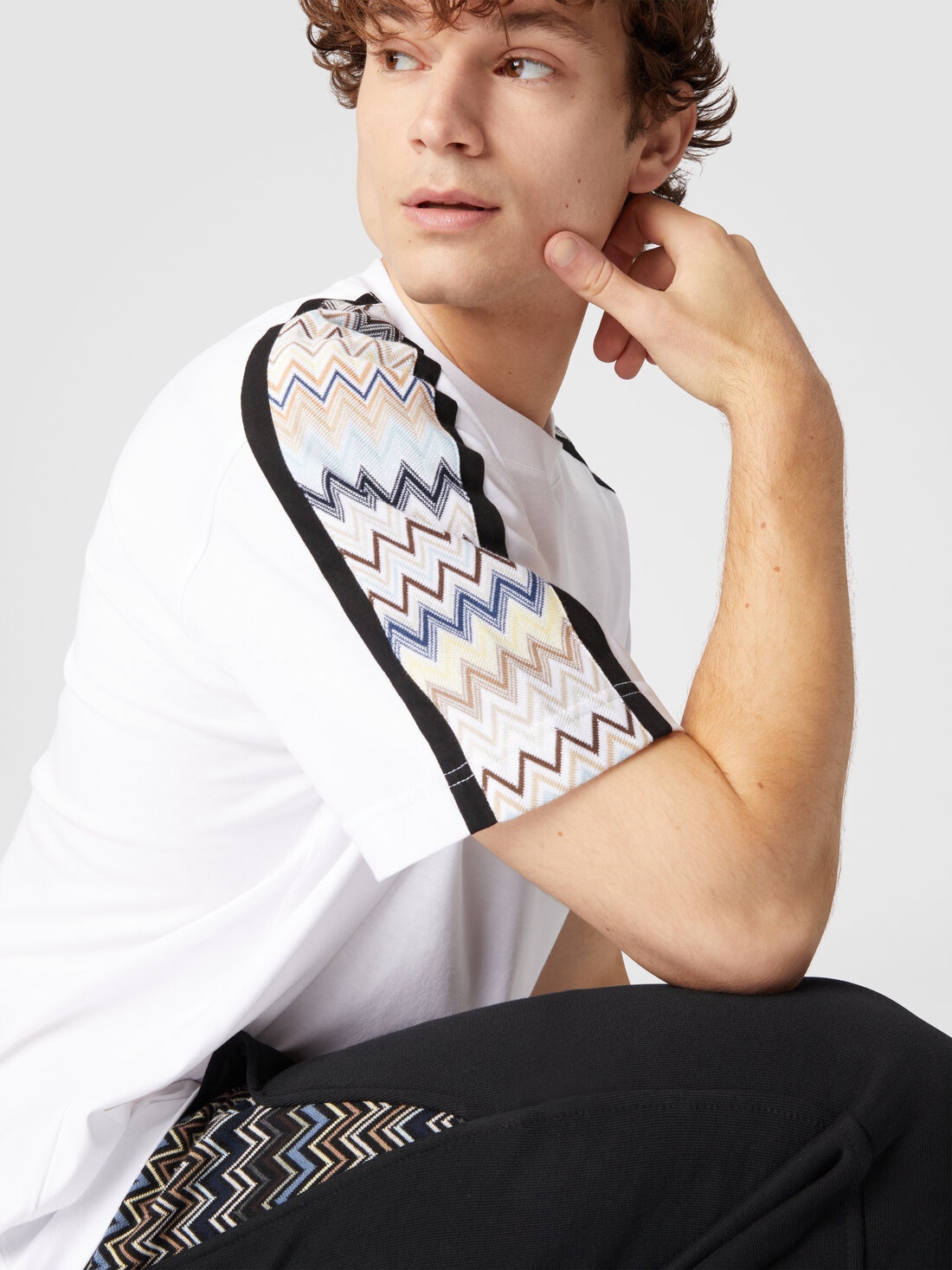 Cotton jersey T-shirt with zigzag inserts - 5