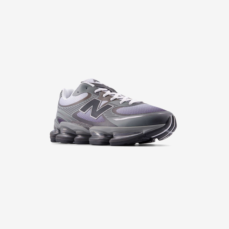 New Balance 2000 outlook