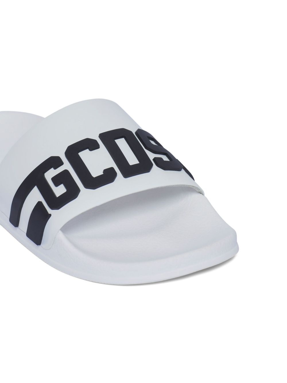 logo-embossed pool slides - 4