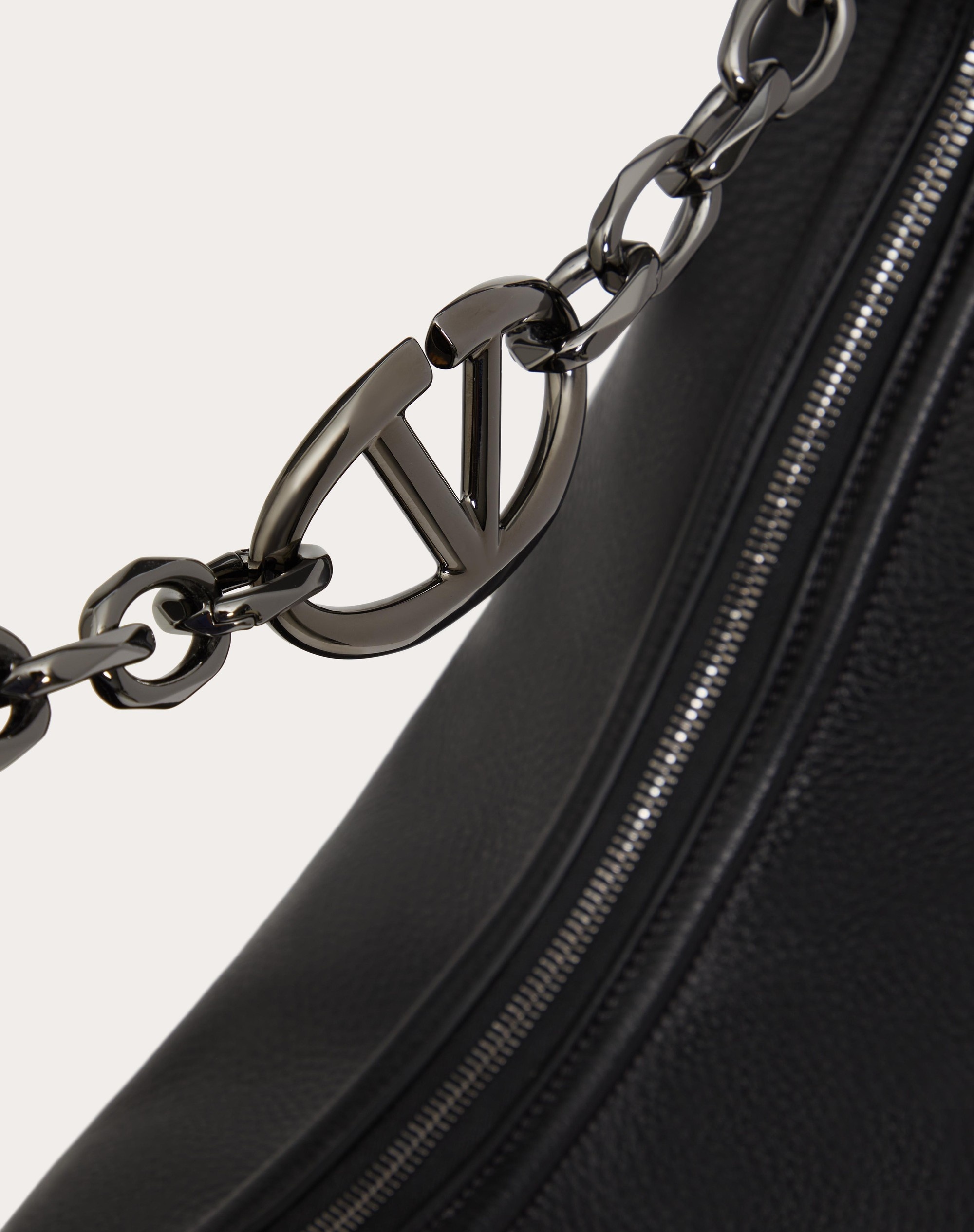MAXI HOBO VLOGO MOON BAG IN GRAINY CALFSKIN WITH CHAIN - 7