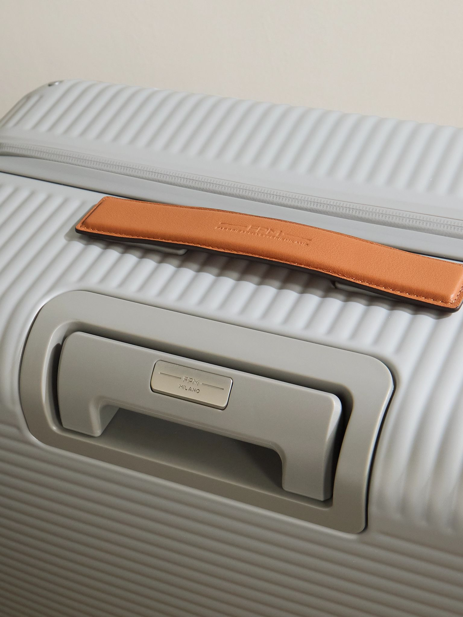 Bank Zip Deluxe 76cm Leather-Trimmed Polycarbonate Spinner Suitcase Gray - 5