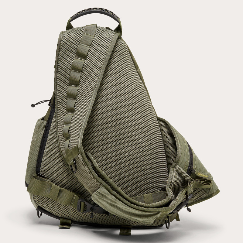 Latitude Sling Pack 4