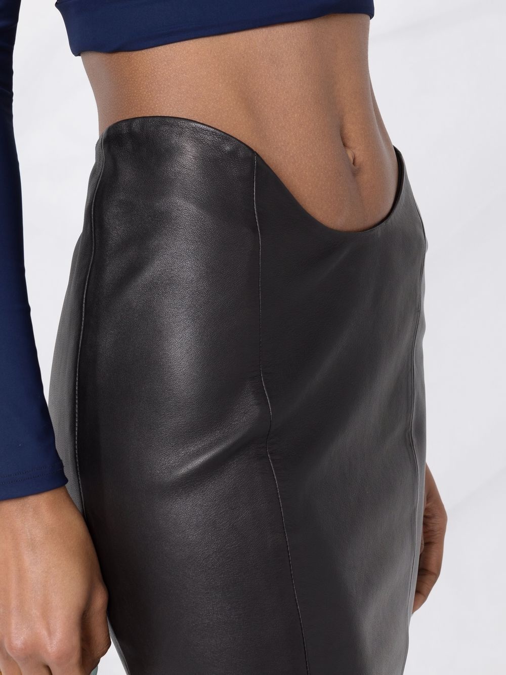 curved-waist leather fitted skirt - 3