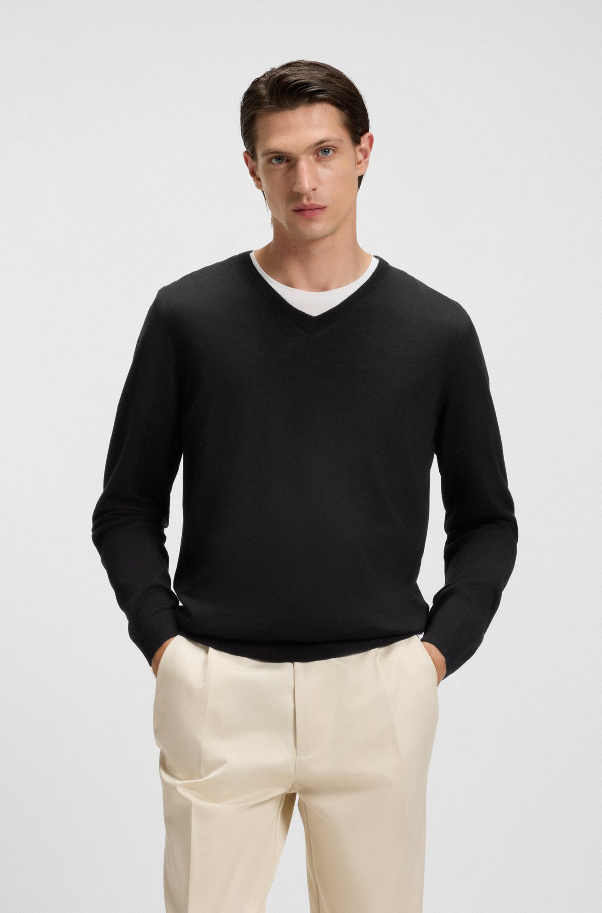 V-NECK SWEATER IN MERINO WOOL - 2