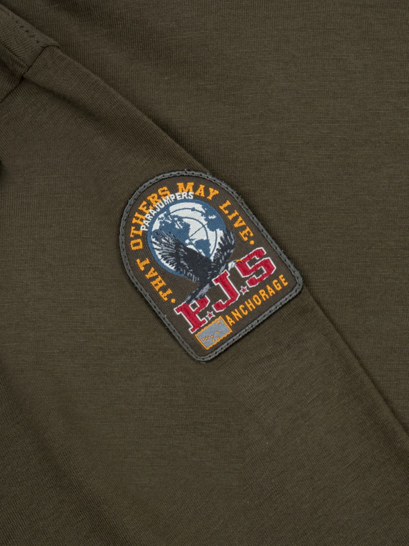 long-sleeved patch T-shirt 3