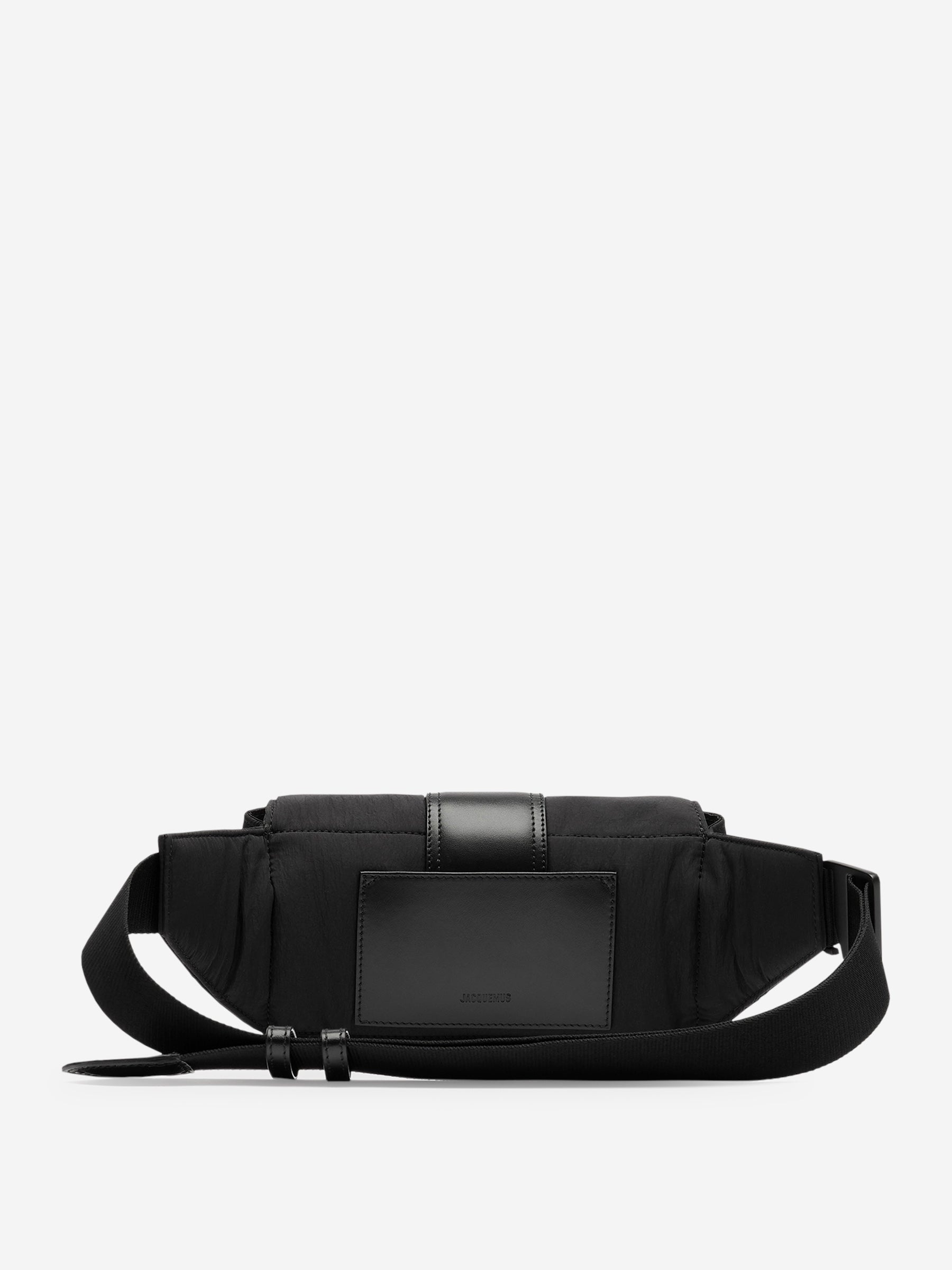【関税＆送料込み】Jacquemus La Banane Bambino Waist Bag Jacquemus La Banane Bambino Belt Bag | Black | FARFETCH
