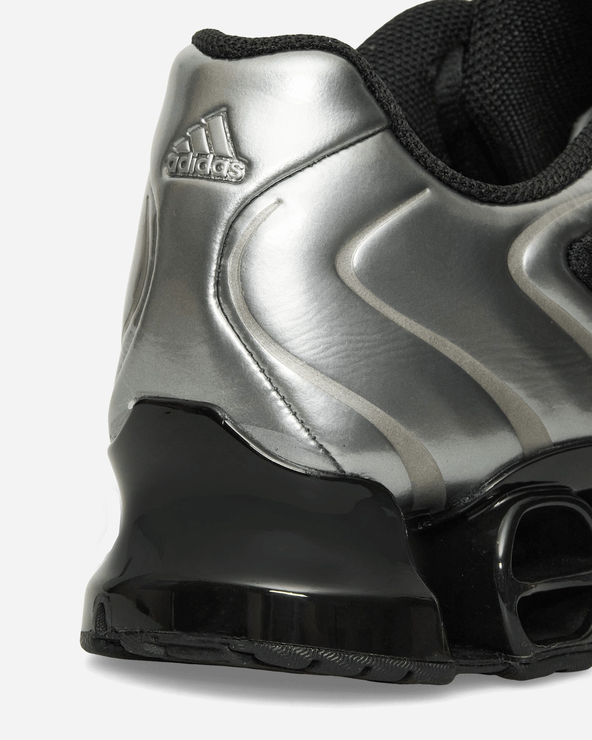 Women's Mega Ghostride Sneakers Core Black / Iron Metallic - 6