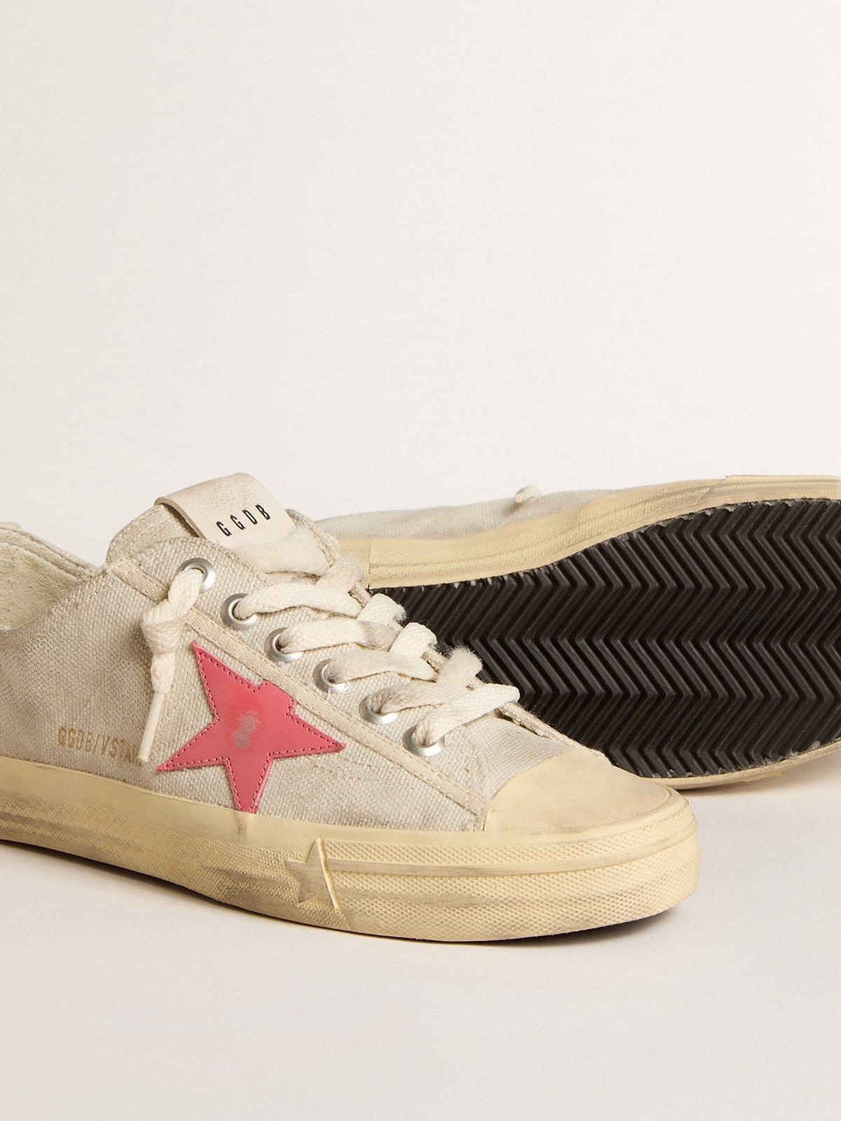 Women's V-Star in light gray canvas with a red leather star - 3