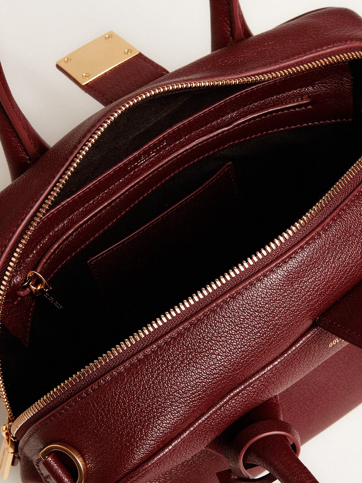 Vita Bag in burgundy sheepskin leather with gold details - 7