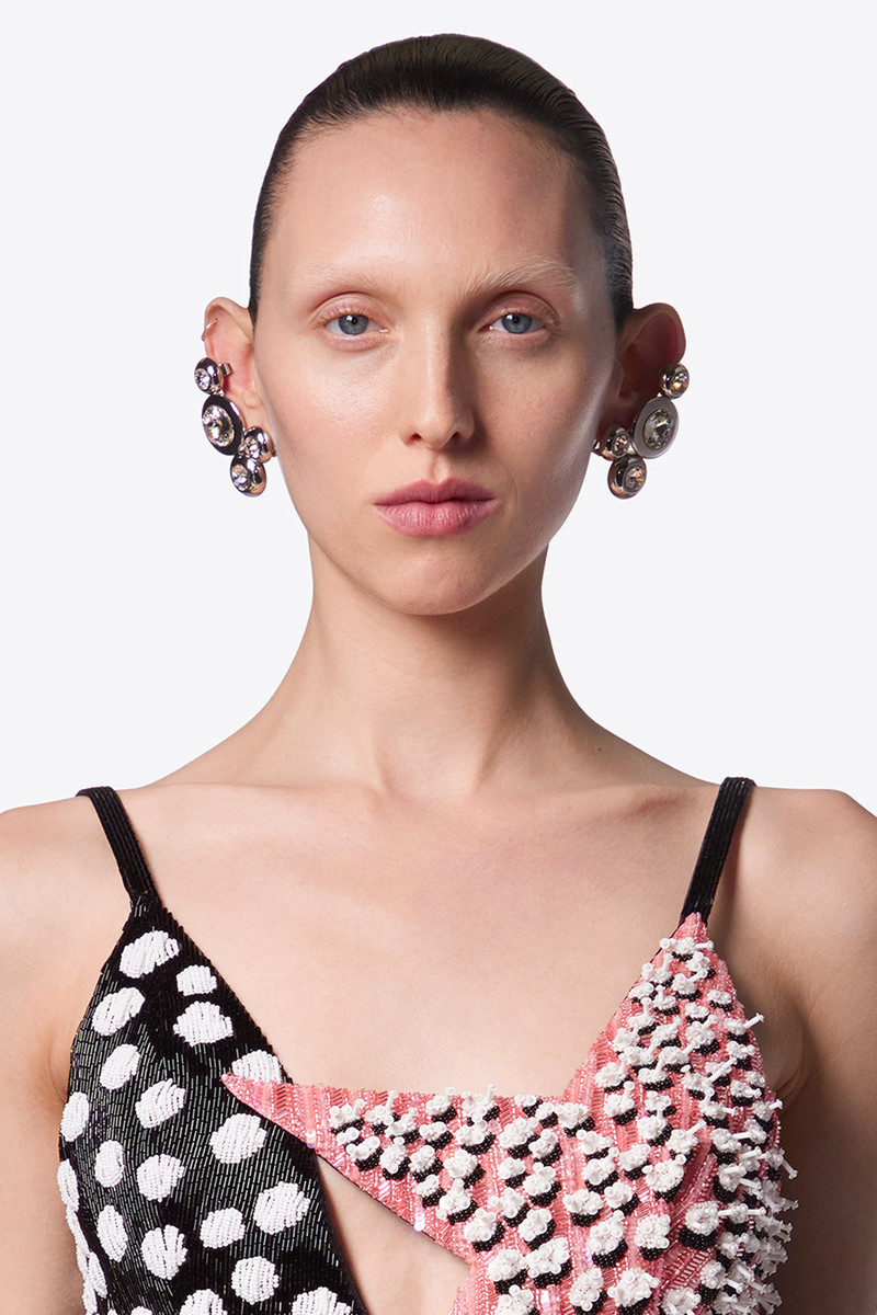 AREA CRYSTAL EARCUFFS outlook