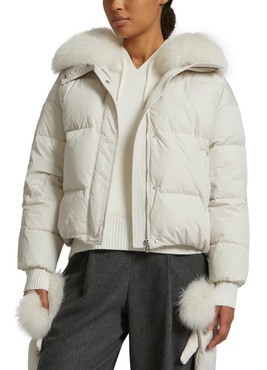 Puffer jacket made from a waterproof technical fabric with a fox fur collar - 2