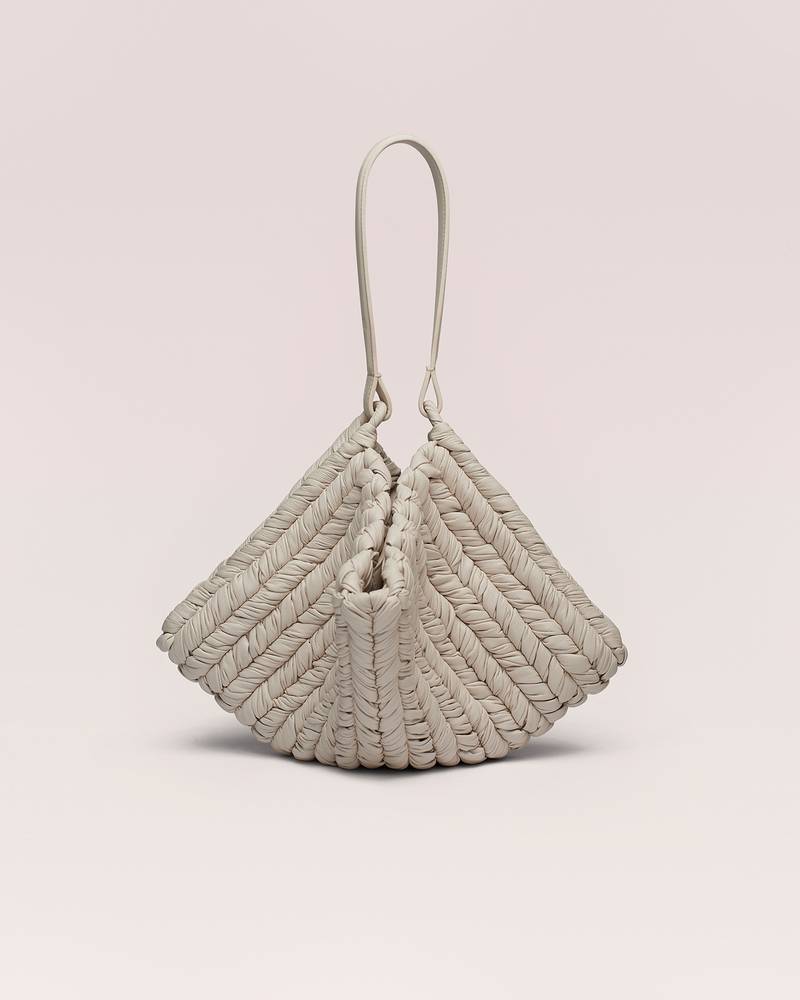 THE SQUARE BAG - Knitted leather tote bag - Off white 1