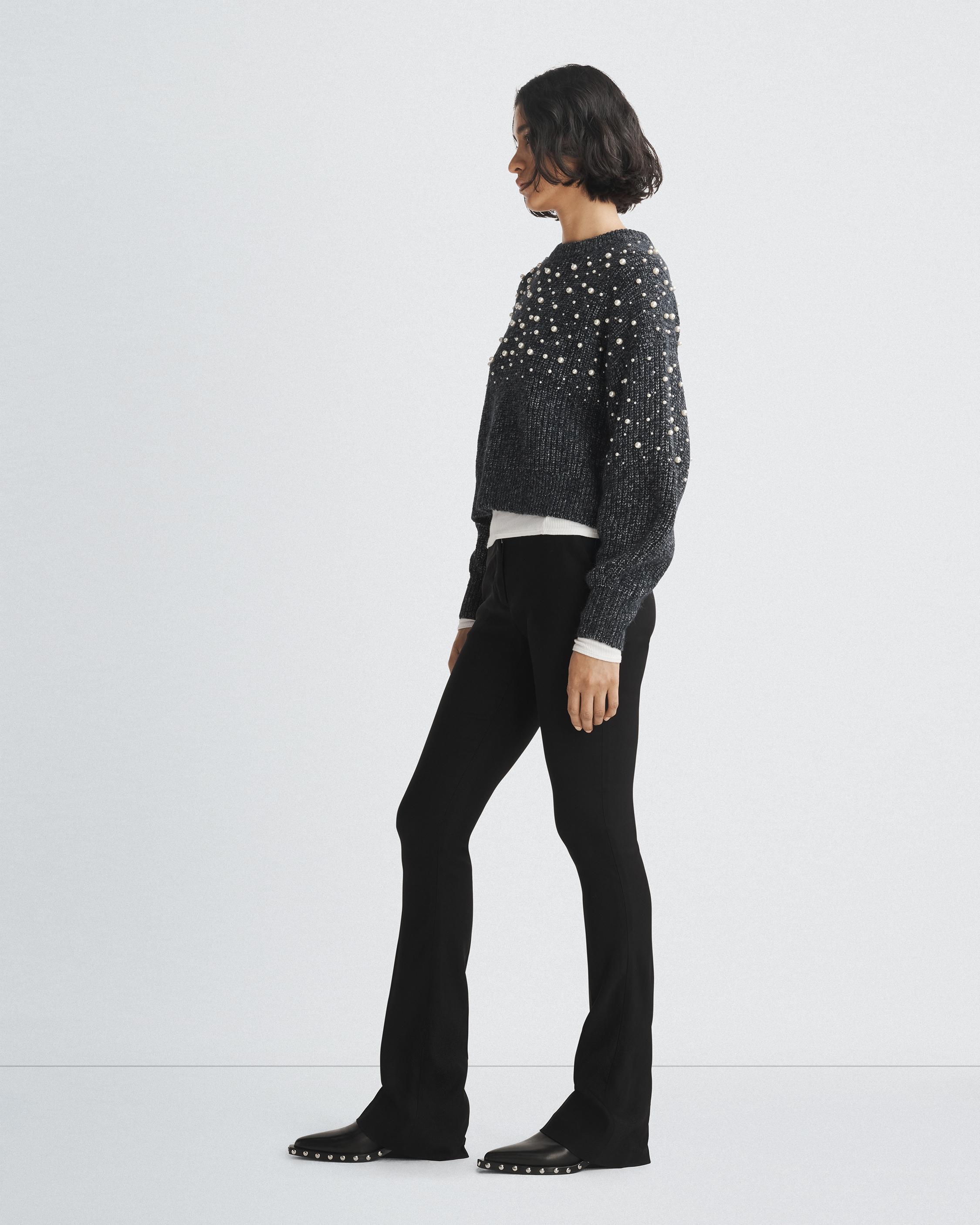 Frankie Wool Crew
Oversized Fit - 4