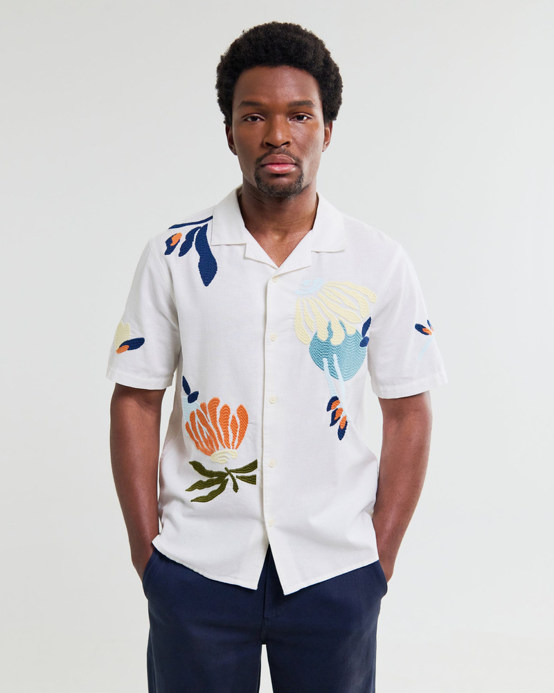 Wax London Didcot - Ecru And Multicolour Flower Embroidered Short-Sleeve Shirt outlook