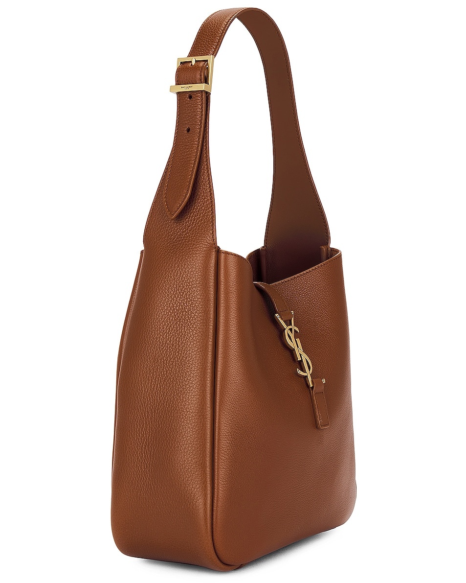 SAINT LAURENT Small Le 5 A 7 Supple Shoulder Bag | forward