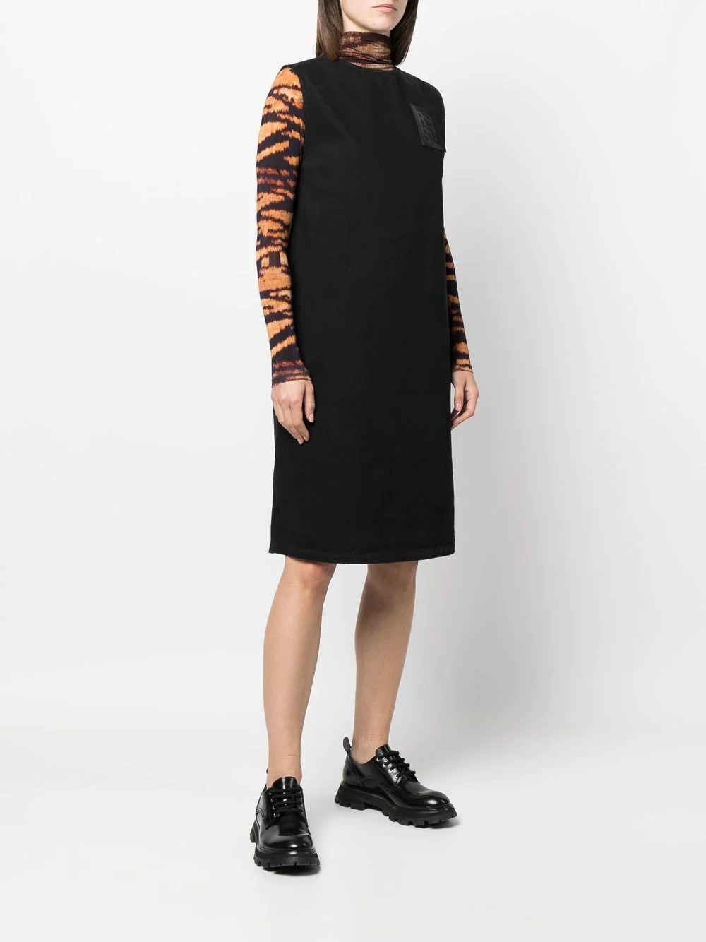 sleeveless logo-patch shift dress - 3