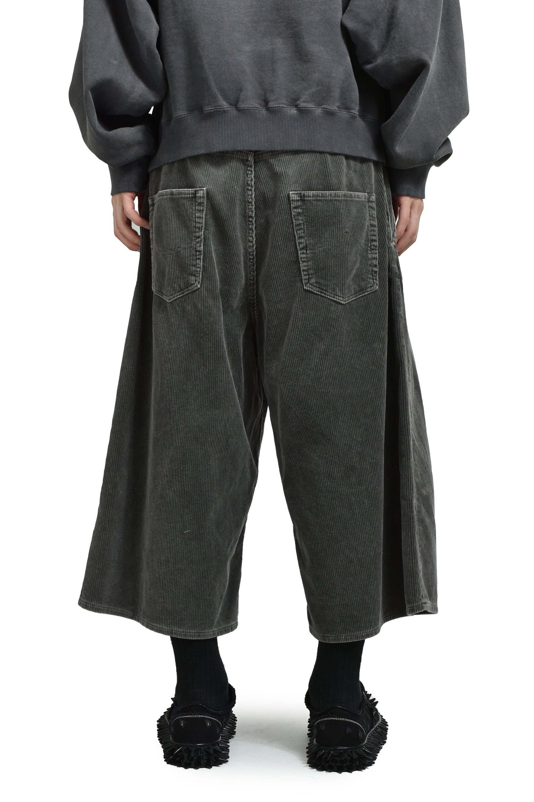 BONE APPLIQUE CORDUROY CROPPED PANTS / GRY - 2