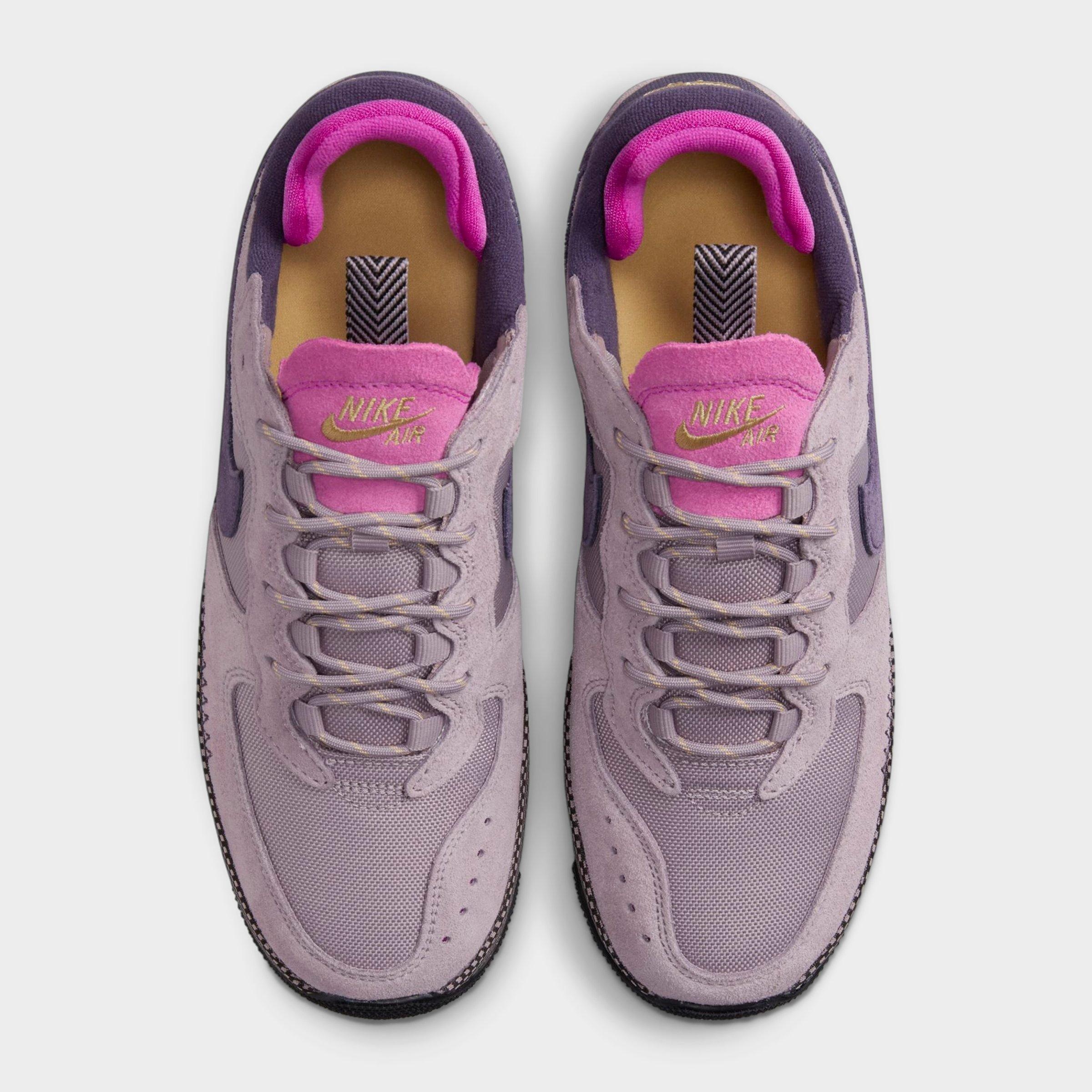 WOMEN'S NIKE AIR FORCE 1 WILD SNEAKERBOOTS - 5