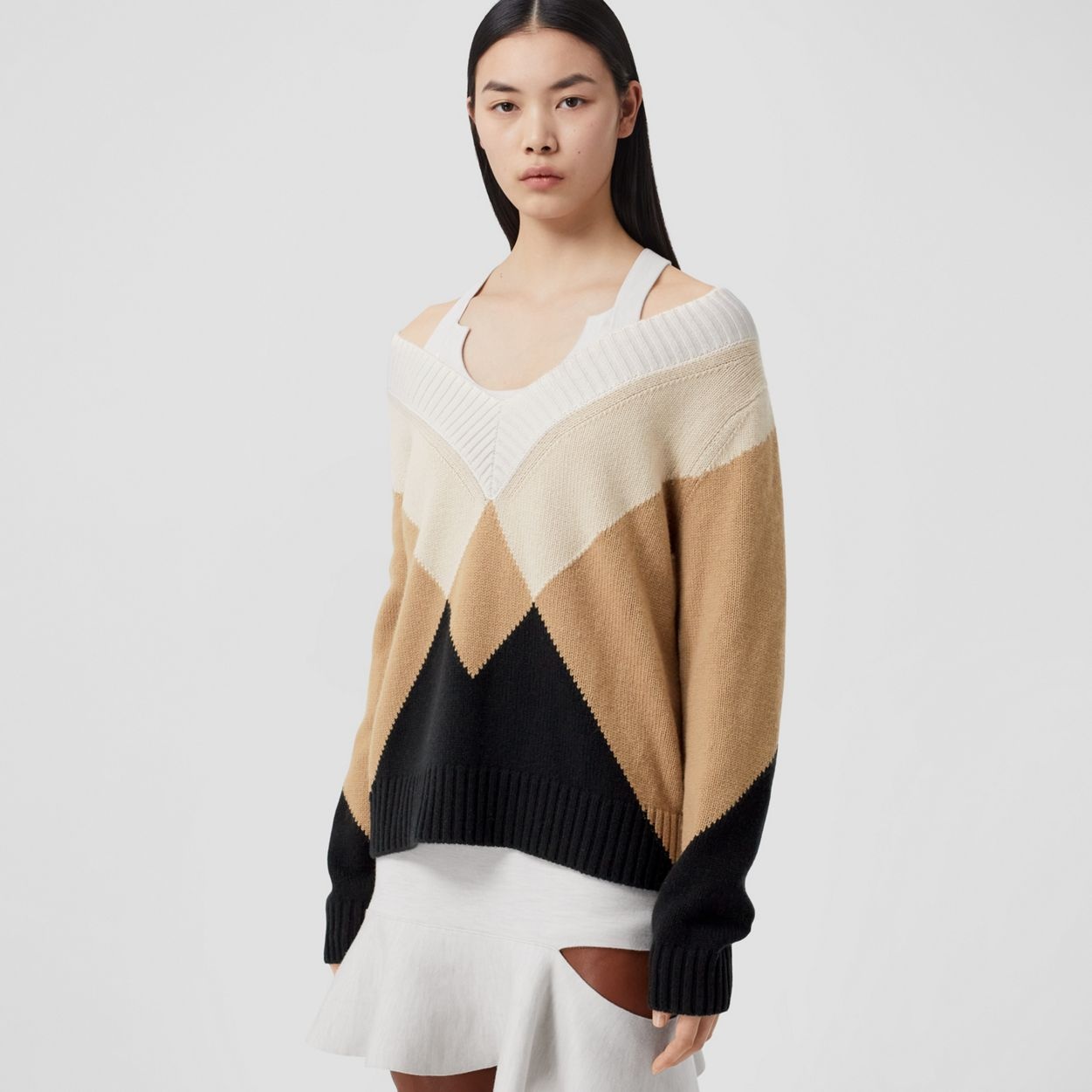 Chevron Intarsia Cashmere V-neck Sweater - 2