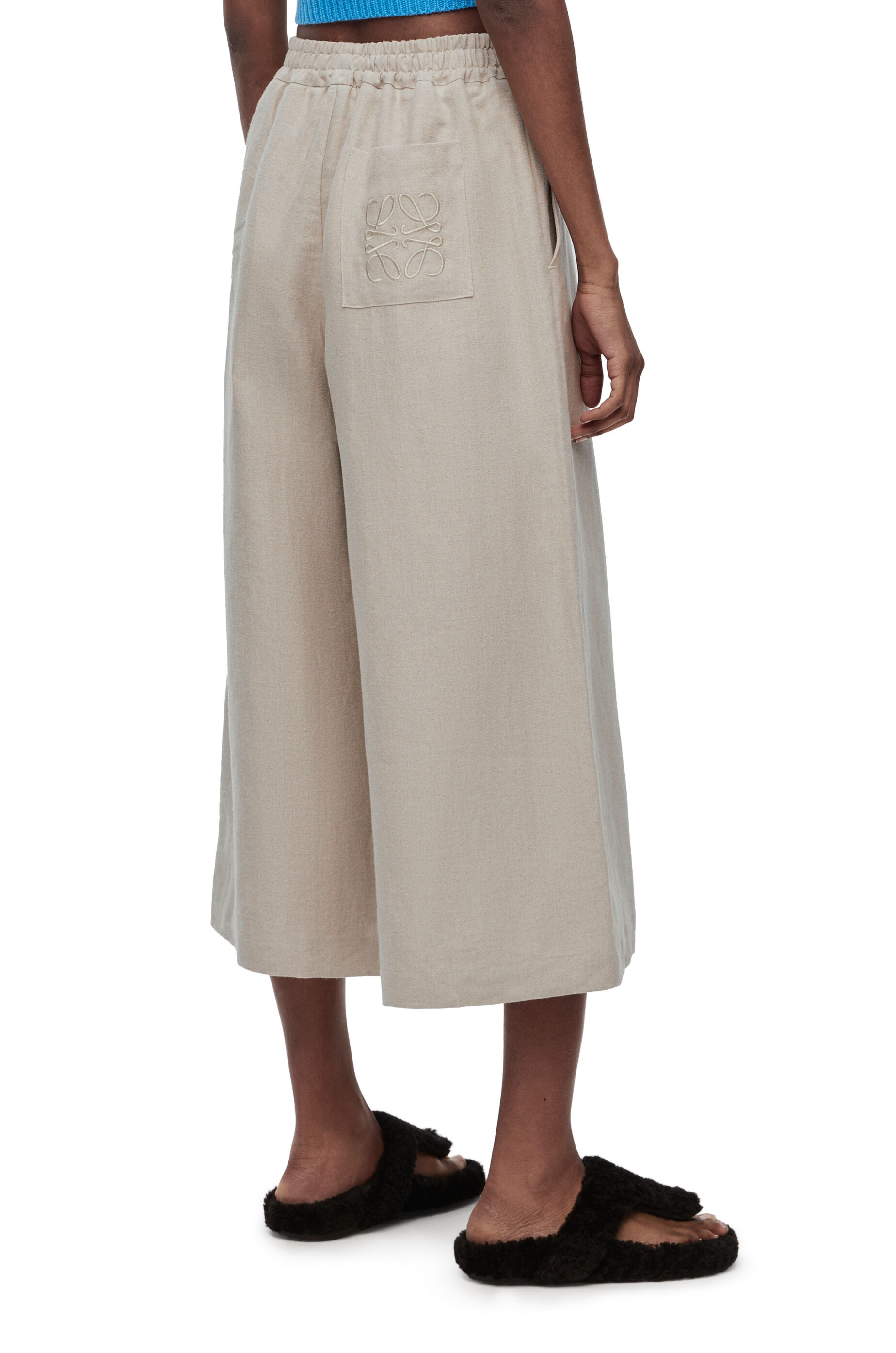 Cropped trousers in linen - 4