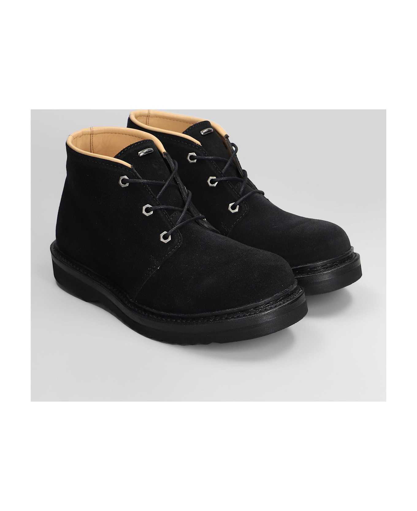 Chukka Boot Boots In Black Suede - 2