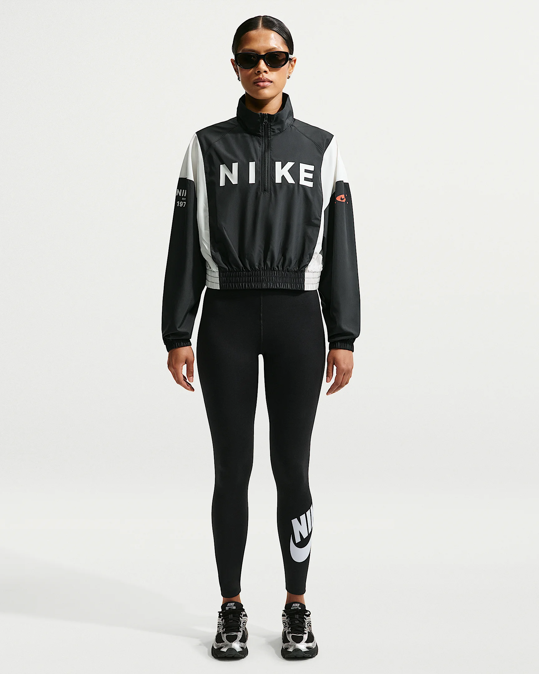 Nike Sportswear Classics 여성용 고급 그래픽 레깅스 - 1