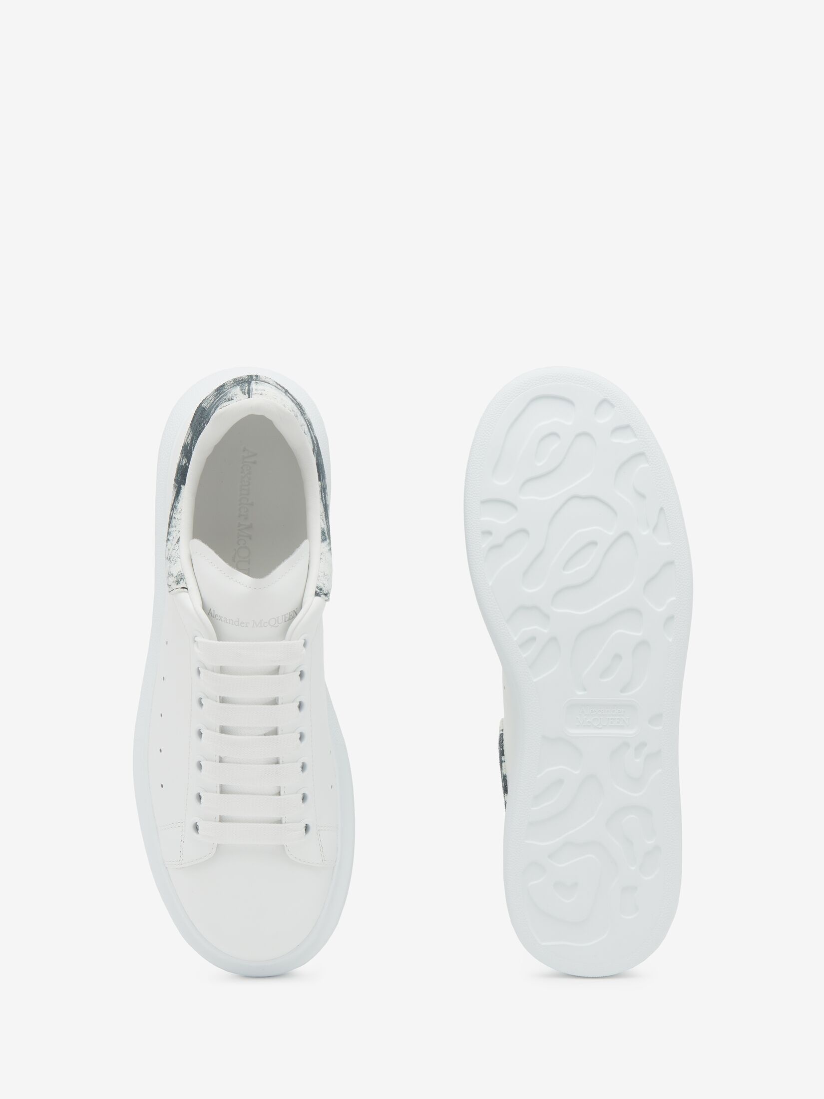 Men's Oversized Sneaker in White/black - 5