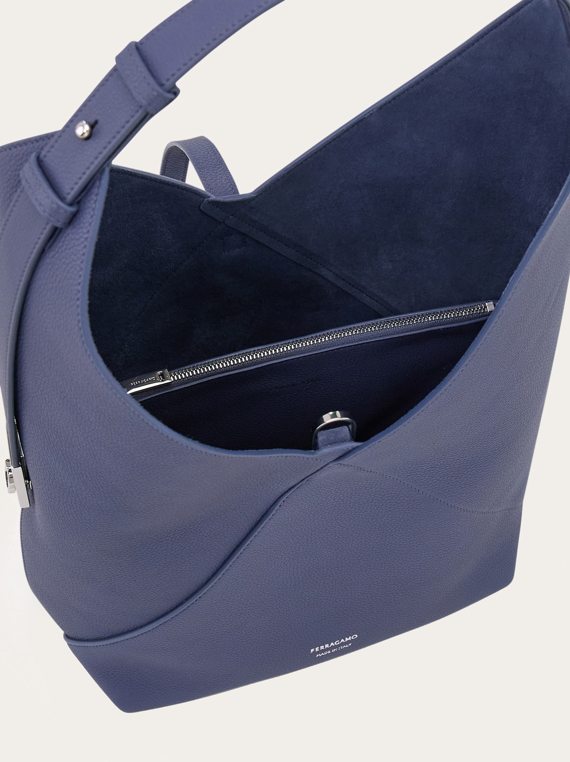 V-shaped hobo bag (M) - 6