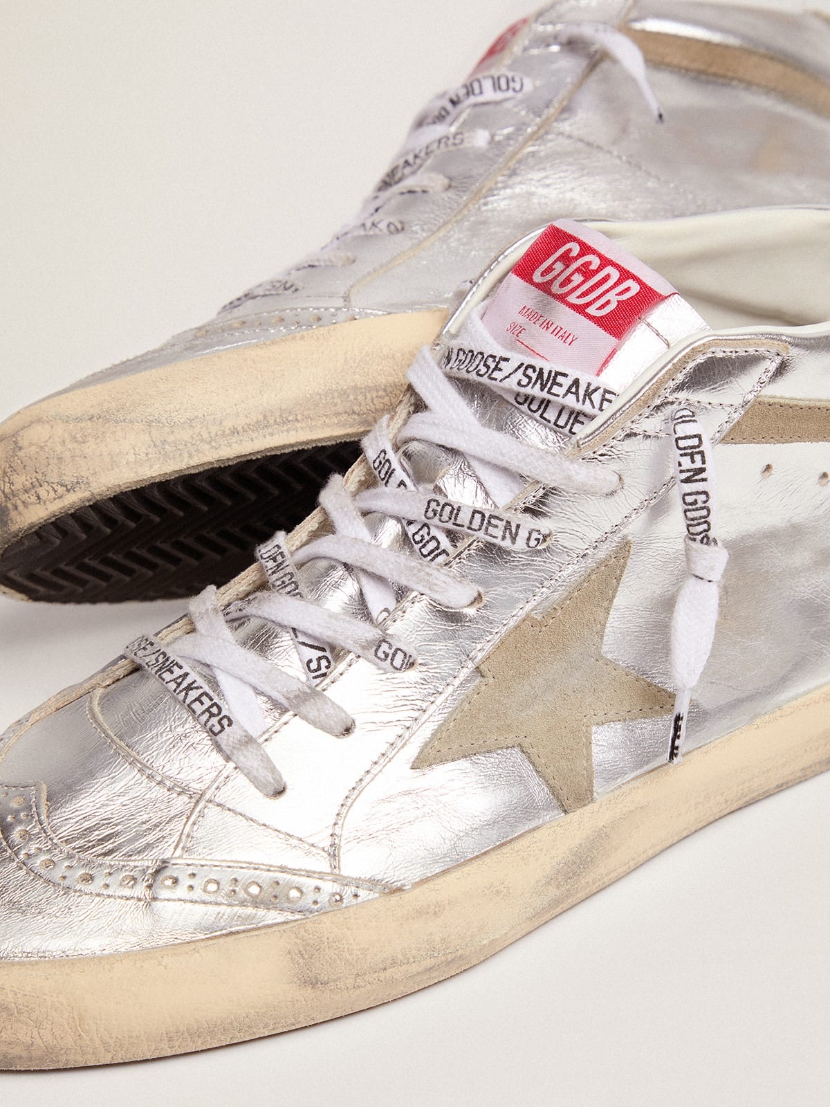 Mid Star sneakers in silver metallic leather with star and flash in dove-gray suede - 4