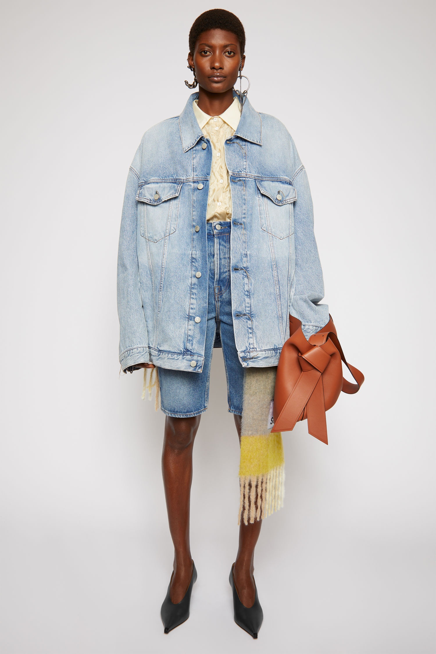 Oversized-fit denim jacket light blue - 2