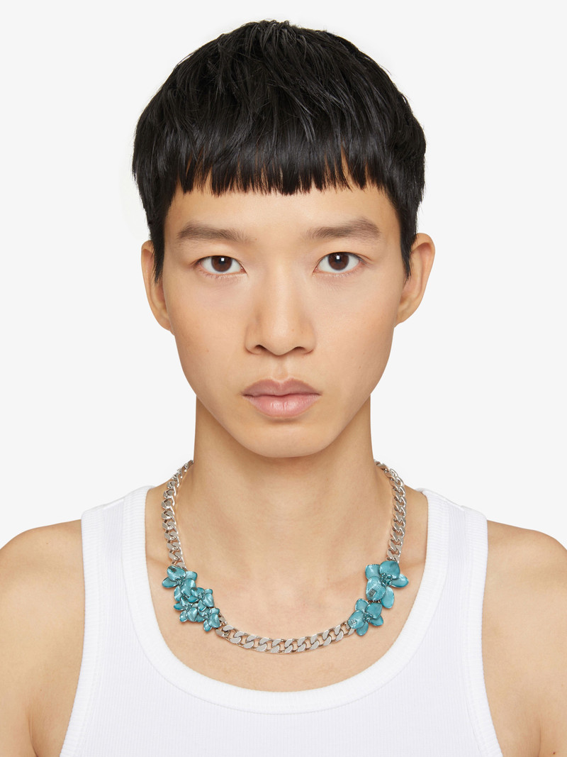 FLOWER NECKLACE IN METAL AND ENAMEL 3