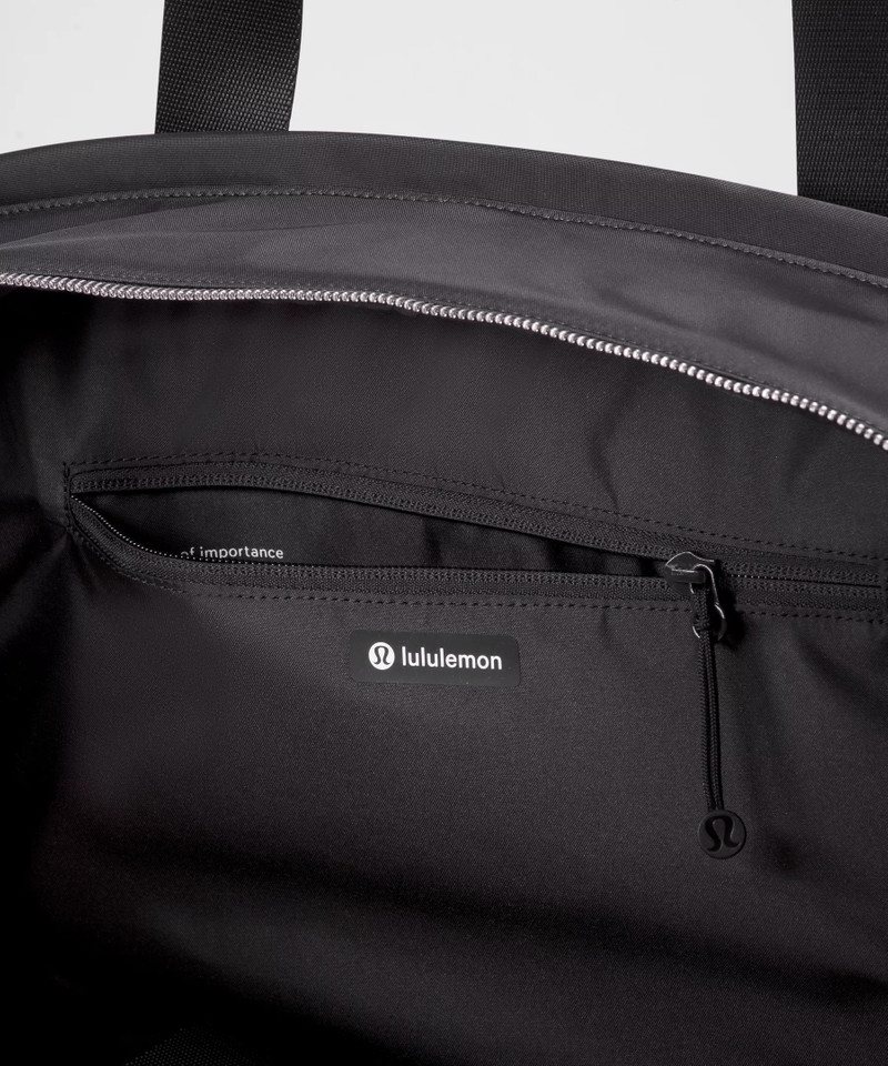 City Essentials Duffle Bag 28L 4