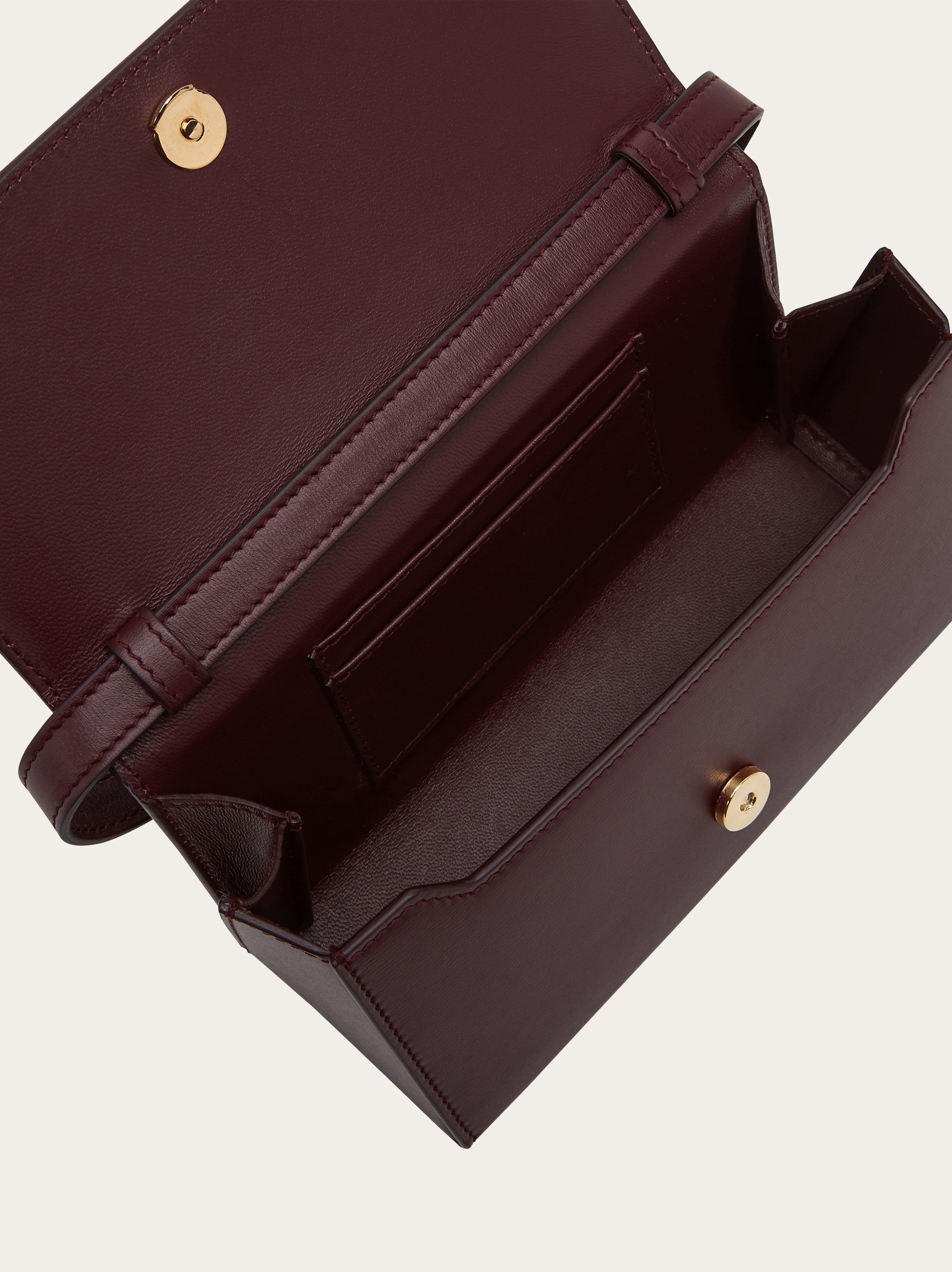 Compact crossbody bag 5