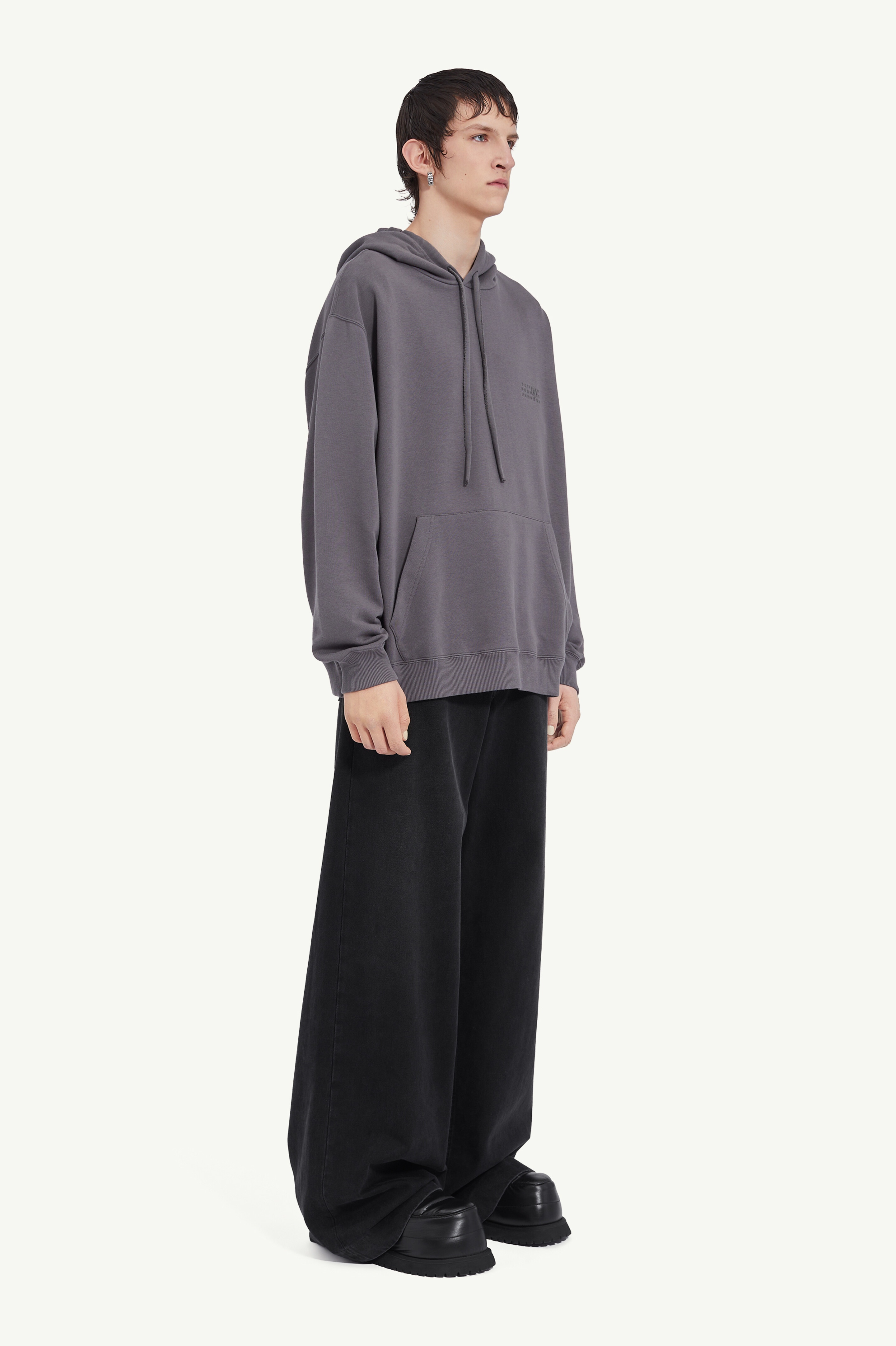 Long-sleeve hooded sweatshirt - 7