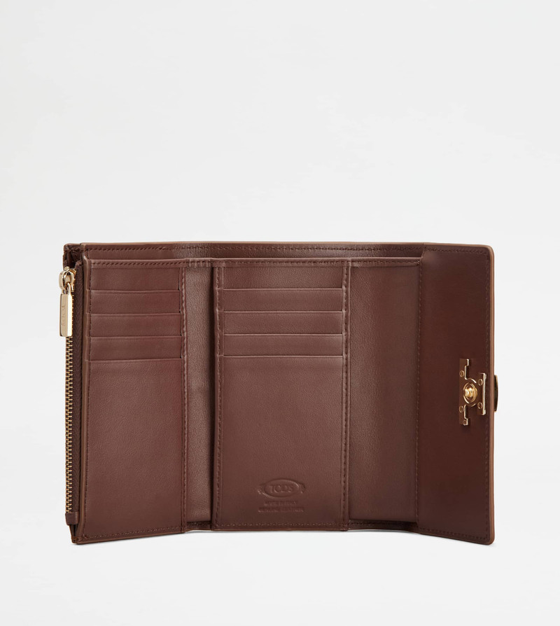 Tod's T TIMELESS WALLET IN LEATHER outlook