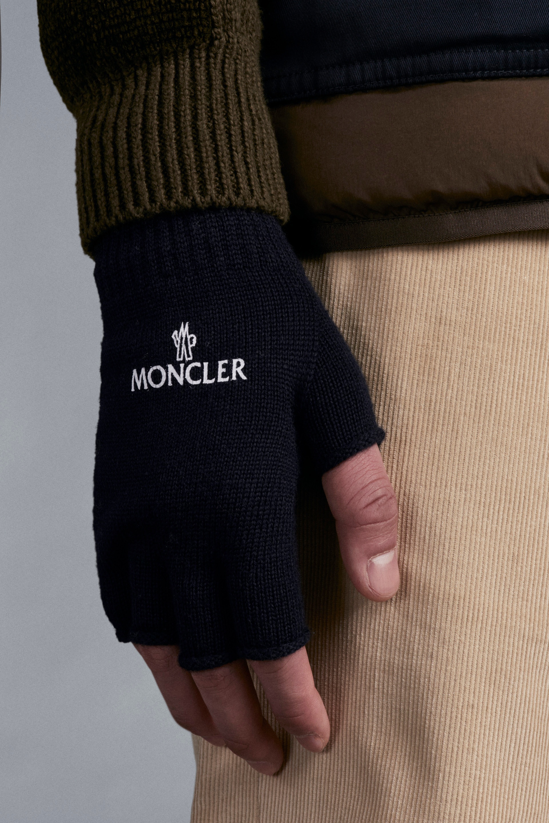 Gloves With Logo - 4