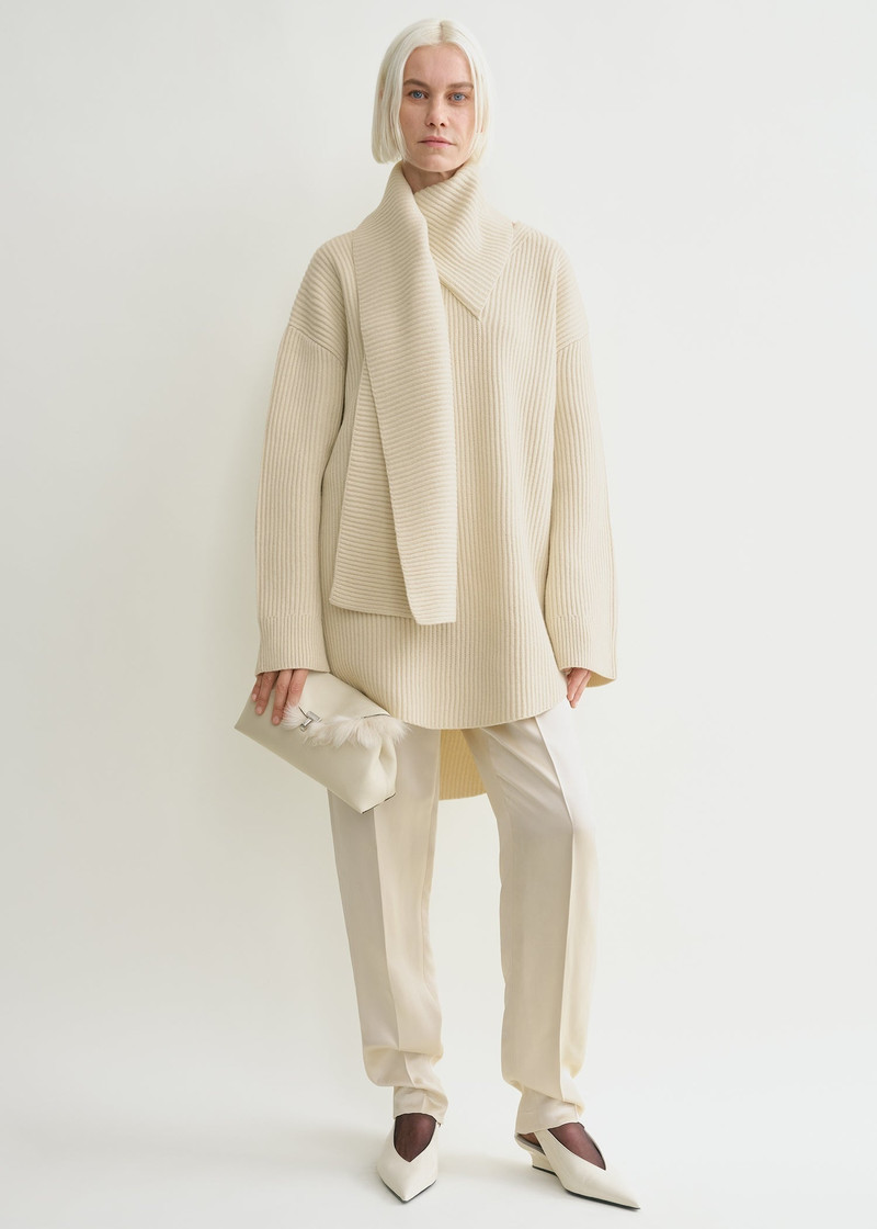 Totême Long scarf knit off-white outlook