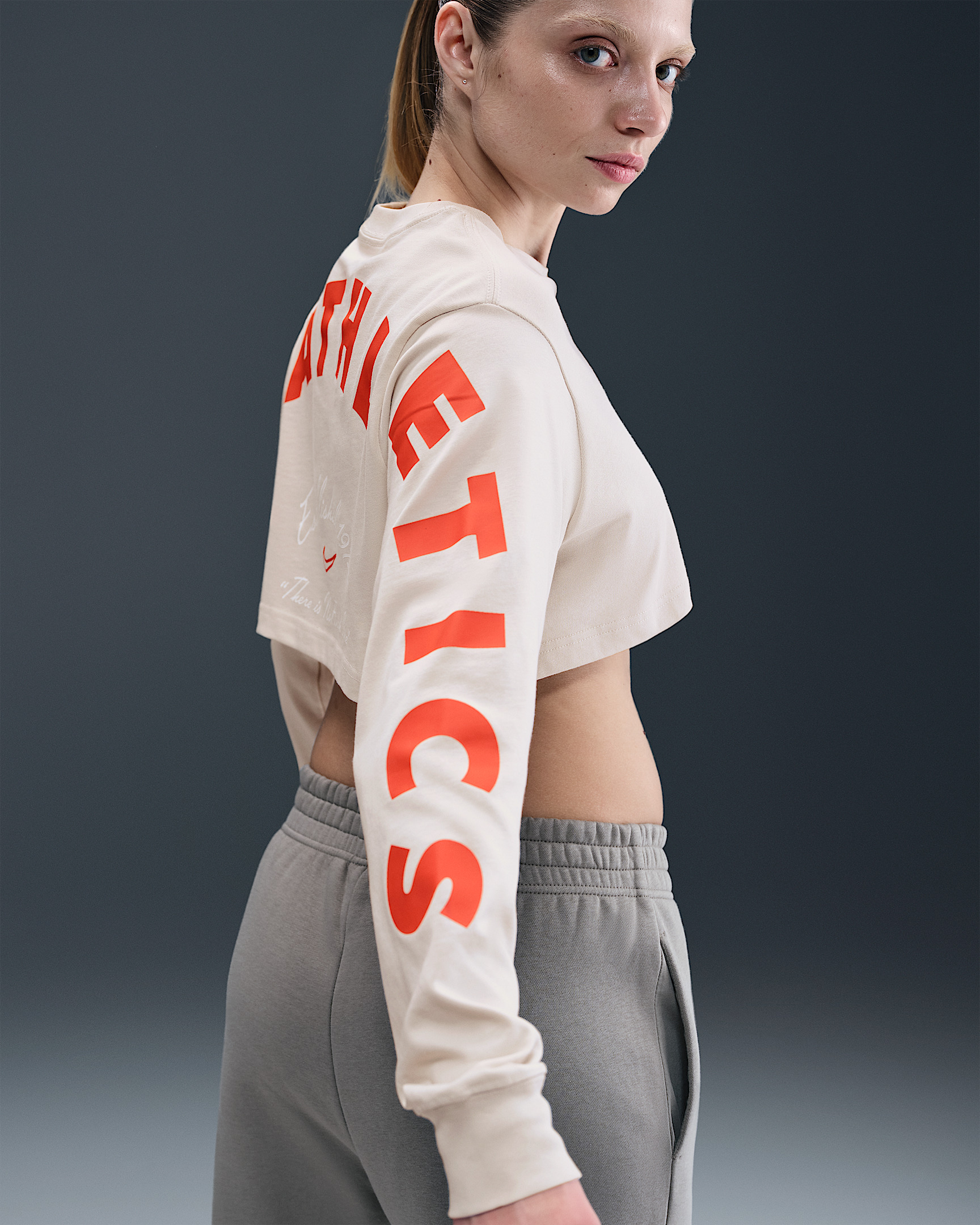 Nike Sportswear Women's Oversized Long-Sleeve Cropped T-Shirt - 2
