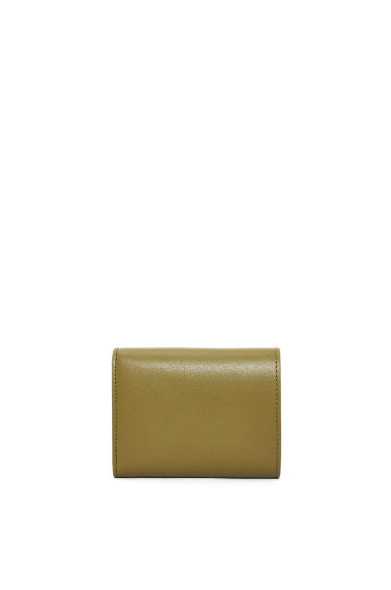 Trifold zip wallet in shiny nappa calfskin 4