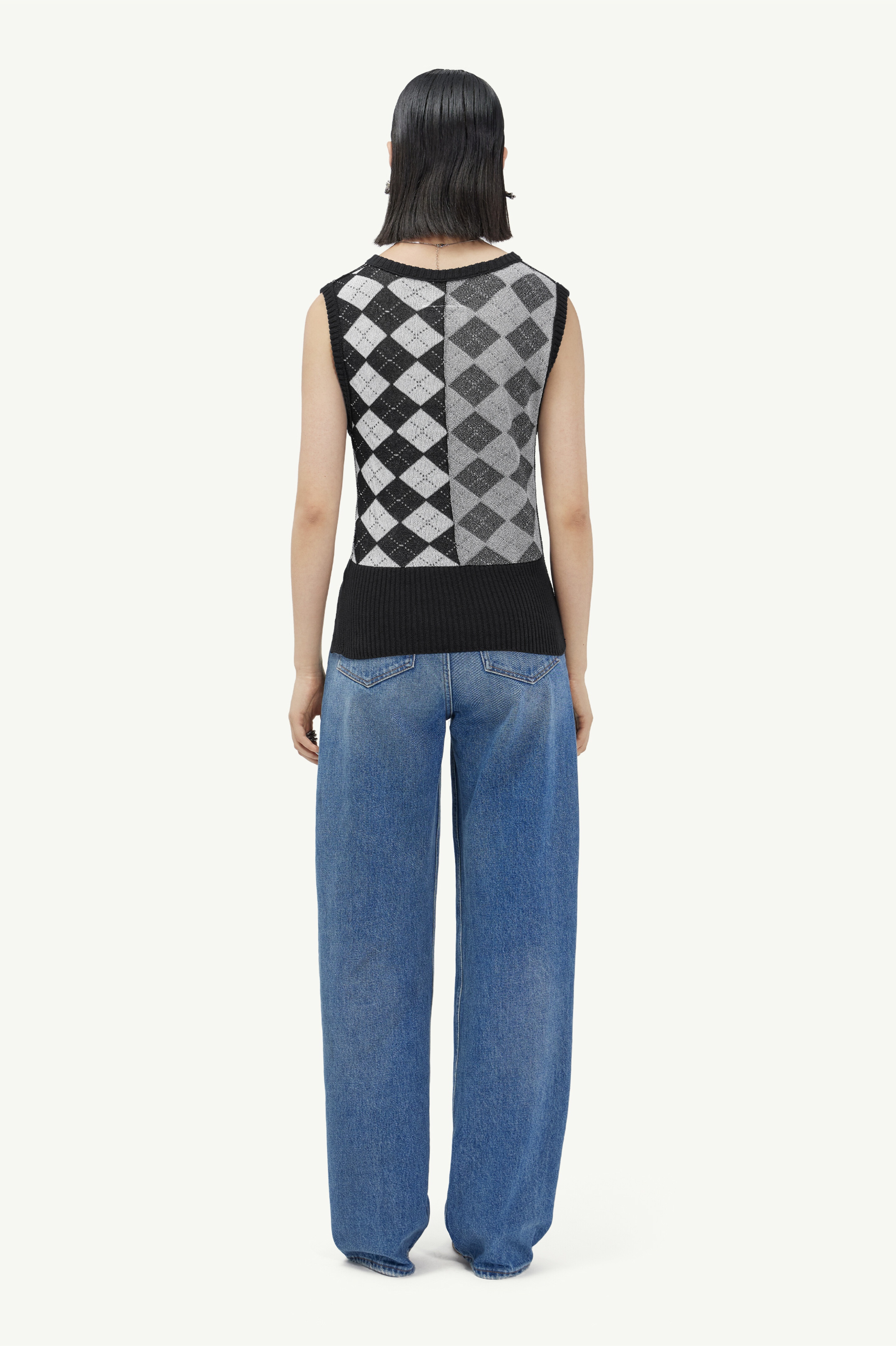 Sleeveless V-neck argyle jumper - 7